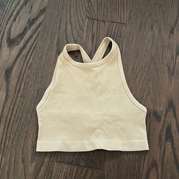 Beige athletic top - Picture 1 of 2